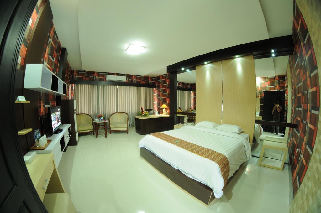 Hotel Swarna Dwipa Παλεμπάνγκ Δωμάτιο φωτογραφία