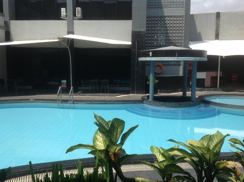 Hotel Swarna Dwipa Παλεμπάνγκ Εξωτερικό φωτογραφία