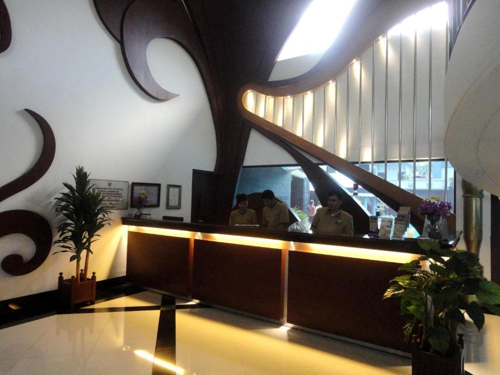 Hotel Swarna Dwipa Παλεμπάνγκ Εξωτερικό φωτογραφία